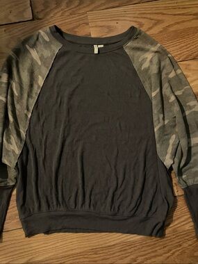 Cato Ribbed Crew Neck Top - Charcoal